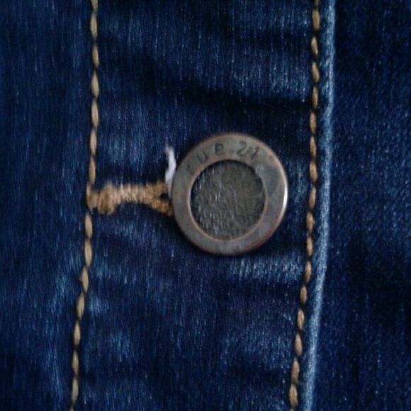 Jean jacket - Picture 2 of 5